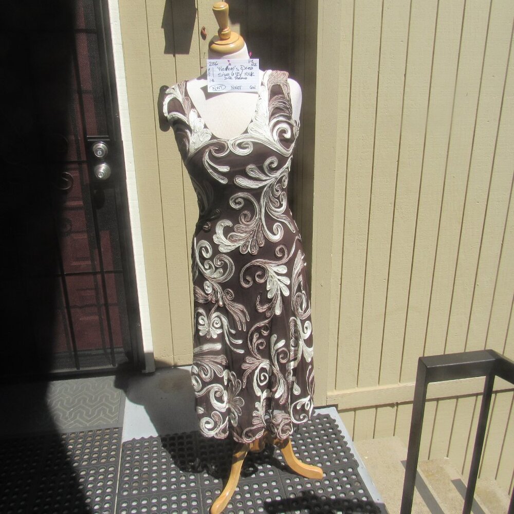 #236  NEW WOMEN'S 2-PIECE LACE DRESS BY PHASE EIGHT  (SIZE 6US / 10UK)